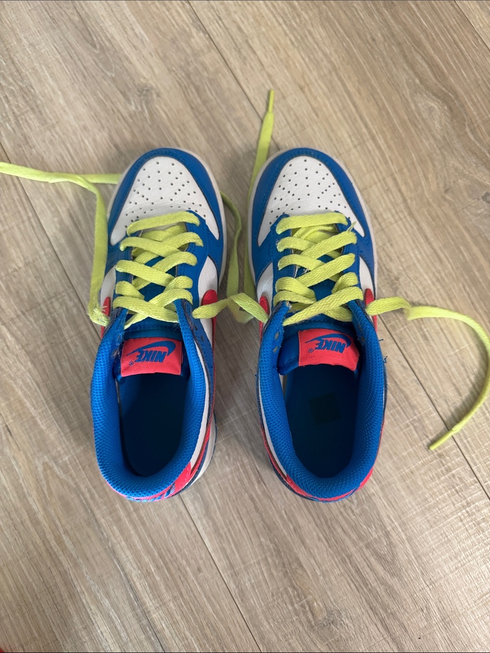 Nike Kids White and Blue Sneakers with Neon Yellow Laces - Nike